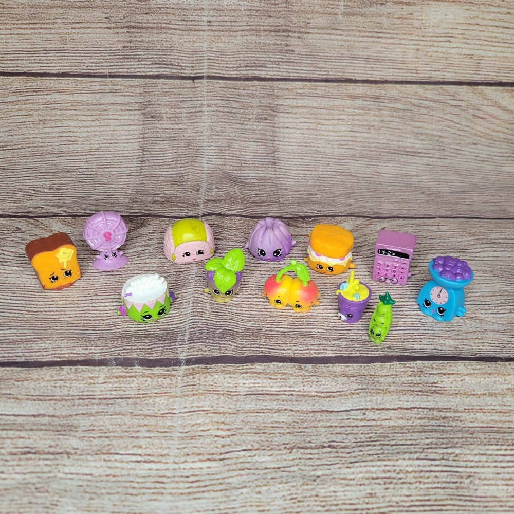 Lot of shopkins miniture firgure toys